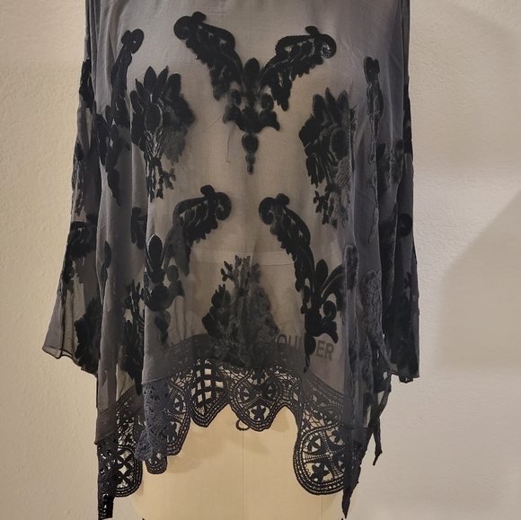 4 Love & Liberty Burnout Blouse - Picture 2 of 9